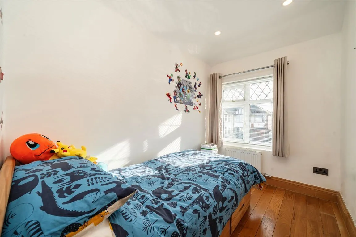 Barmouth Avenue, UB6, photo 8