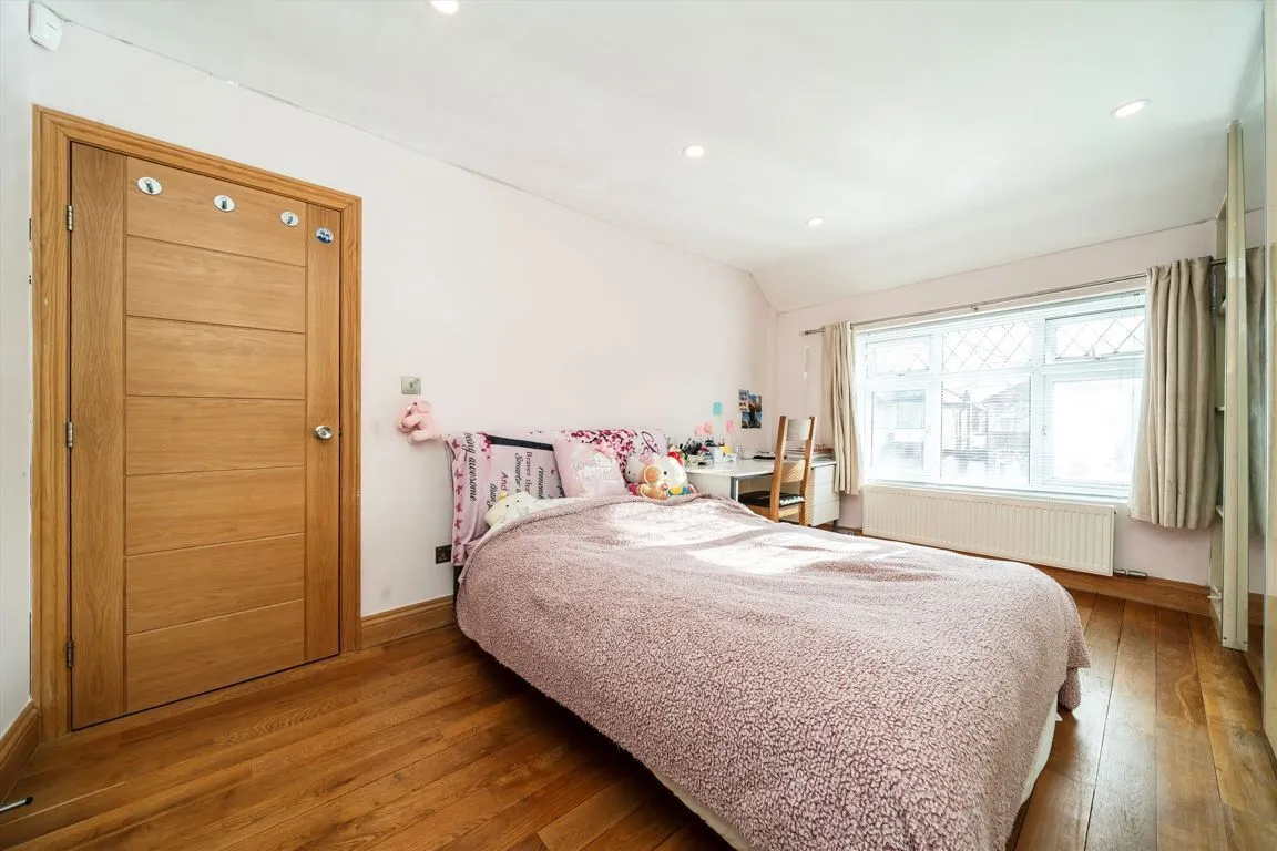 Barmouth Avenue, UB6, photo 6