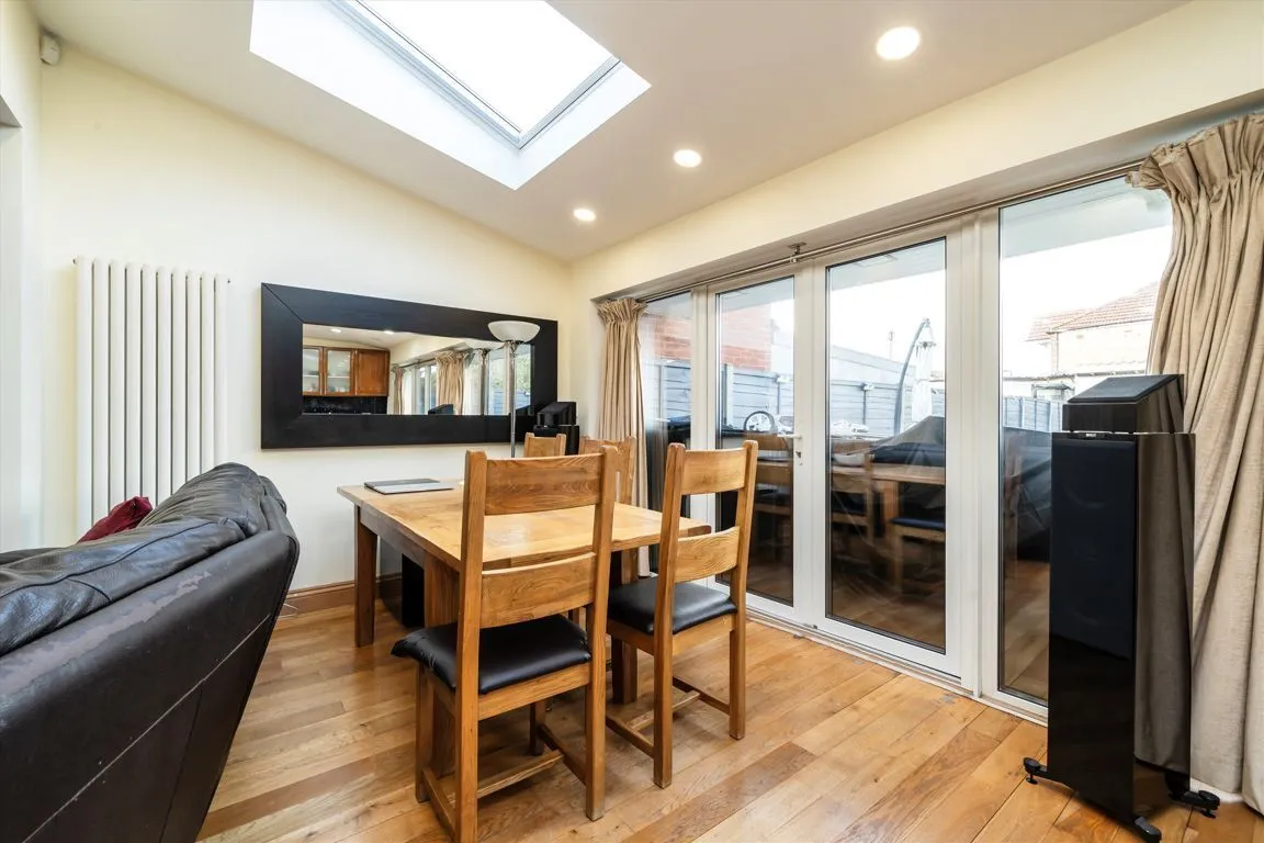 Barmouth Avenue, UB6, photo 5