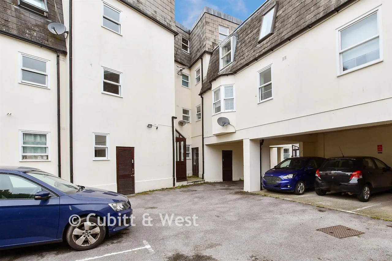 Park Crescent Place, Brighton, BN2, photo 8