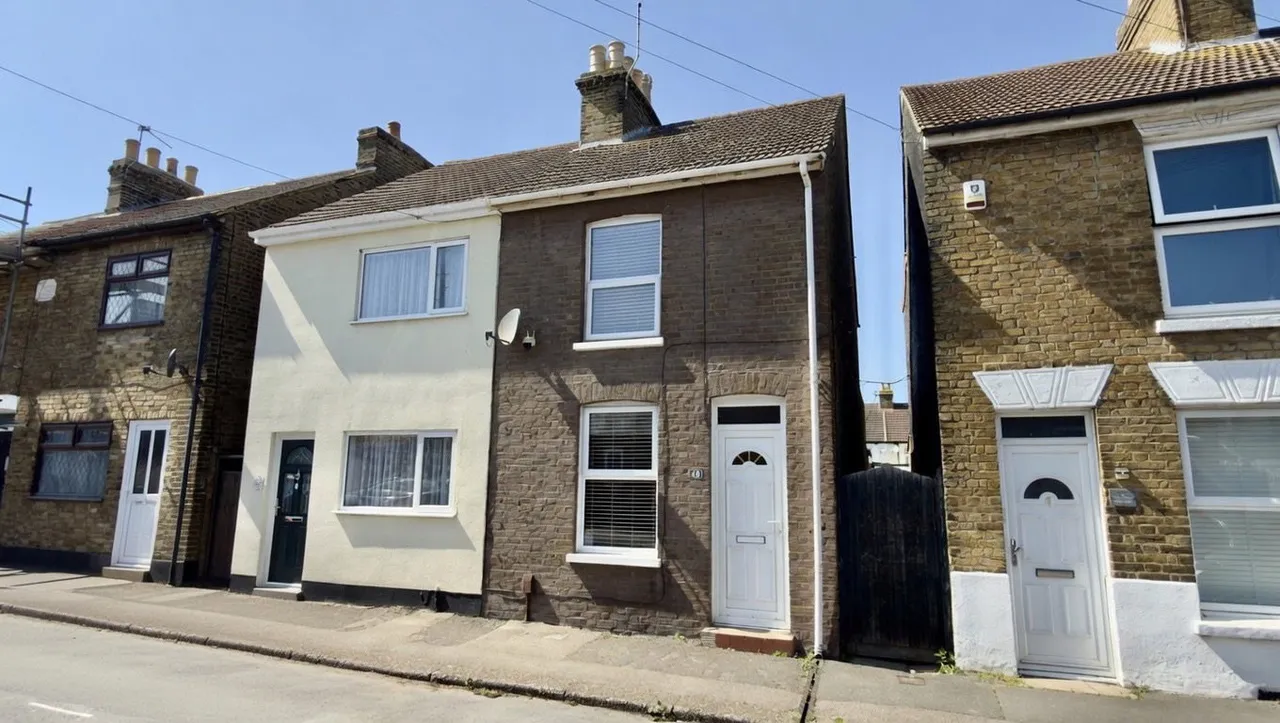 2 bed house for sale — Unity Street, Sittingbourne, ME10 1HX