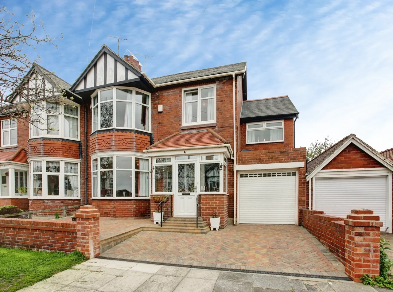 4 bed house for sale — Monkseaton Drive, Whitley Bay, Tyne and Wear, NE26