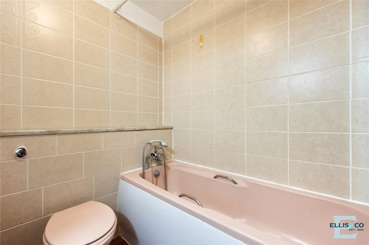 Portland Road, London, N15, photo 11