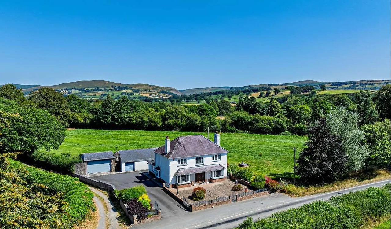 5 bed house for sale — Llanio Road, Tregaron, Ceredigion, SY25 6UW