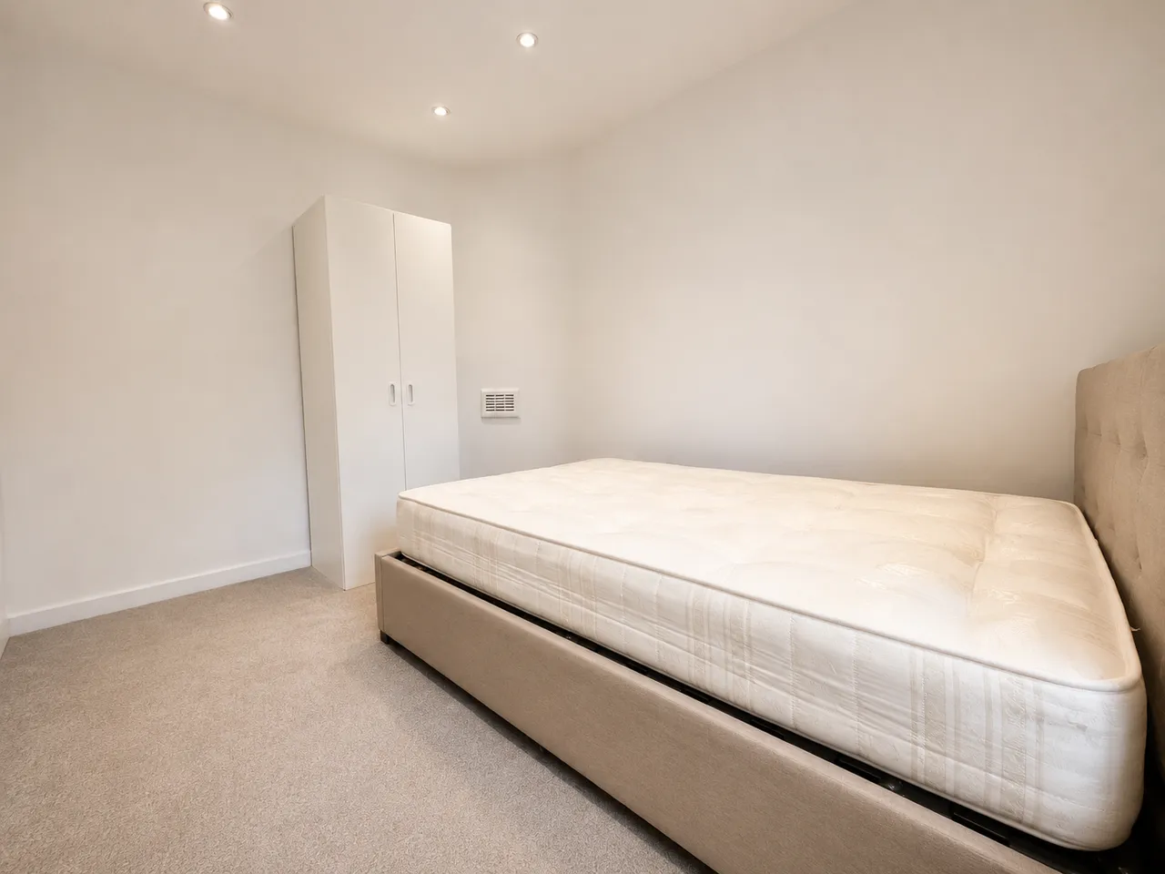 Argyle Road, London, E16, photo 10