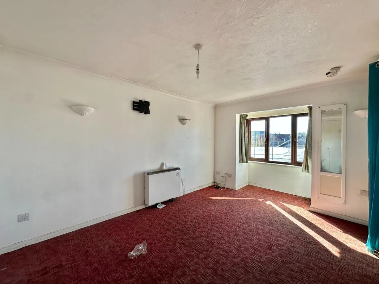 Fellowes Court, Cranford Lane, Harlington, Middlesex, UB3 5EZ, photo 6