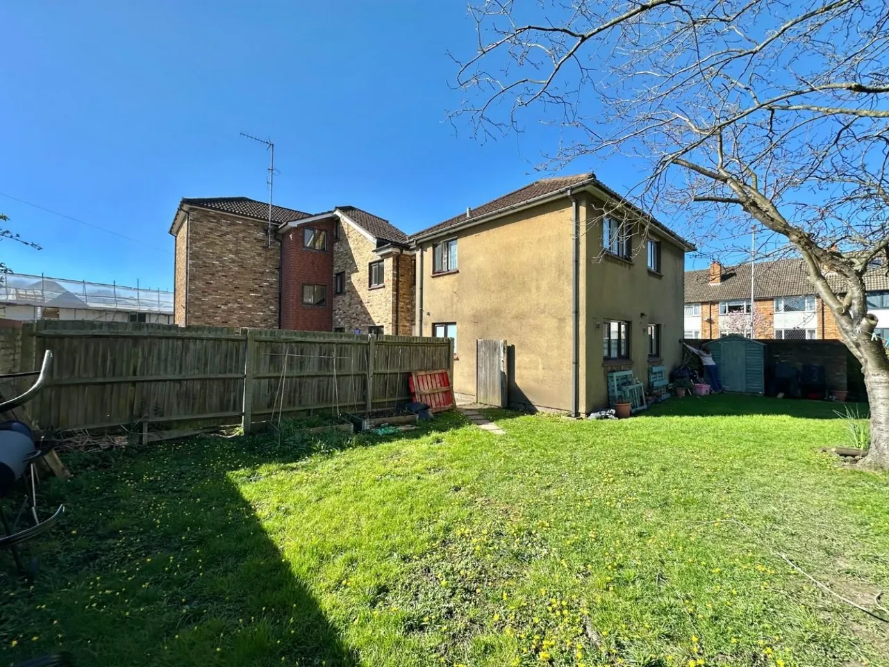 Fellowes Court, Cranford Lane, Harlington, Middlesex, UB3 5EZ, photo 9