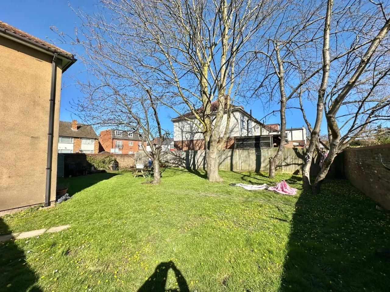Fellowes Court, Cranford Lane, Harlington, Middlesex, UB3 5EZ, photo 8