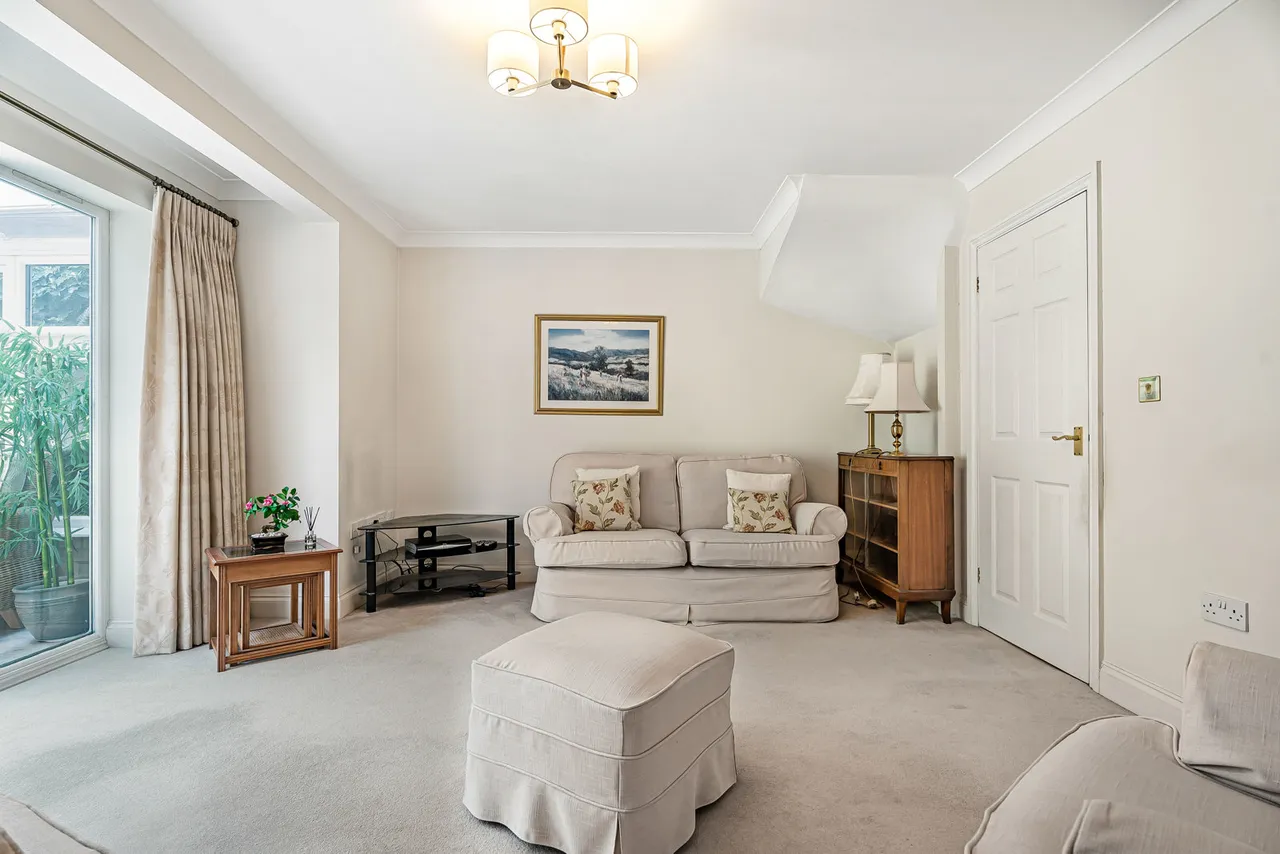Clarence Street, Egham, TW20, photo 7