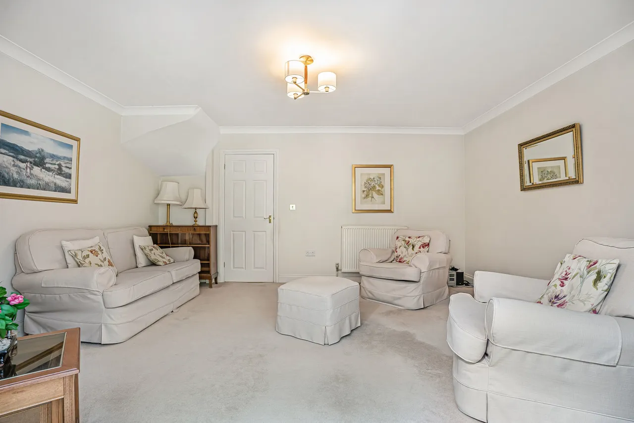Clarence Street, Egham, TW20, photo 6