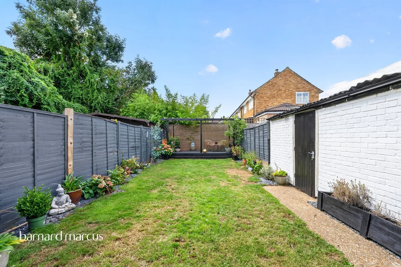 Marbles Way, Tadworth, KT20, photo 13