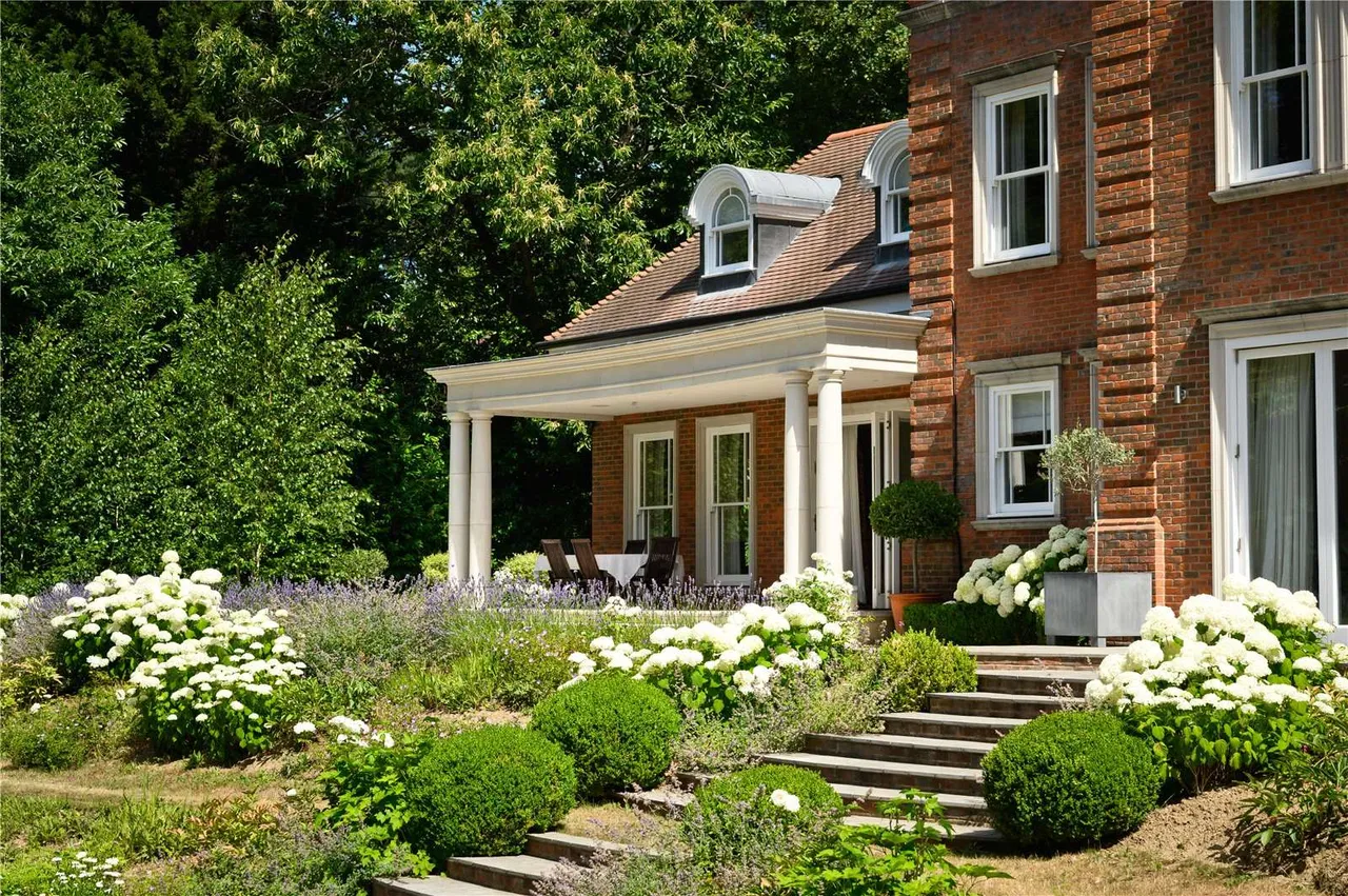 St George's Hill, Weybridge, Surrey, KT13 0LZ, photo 6