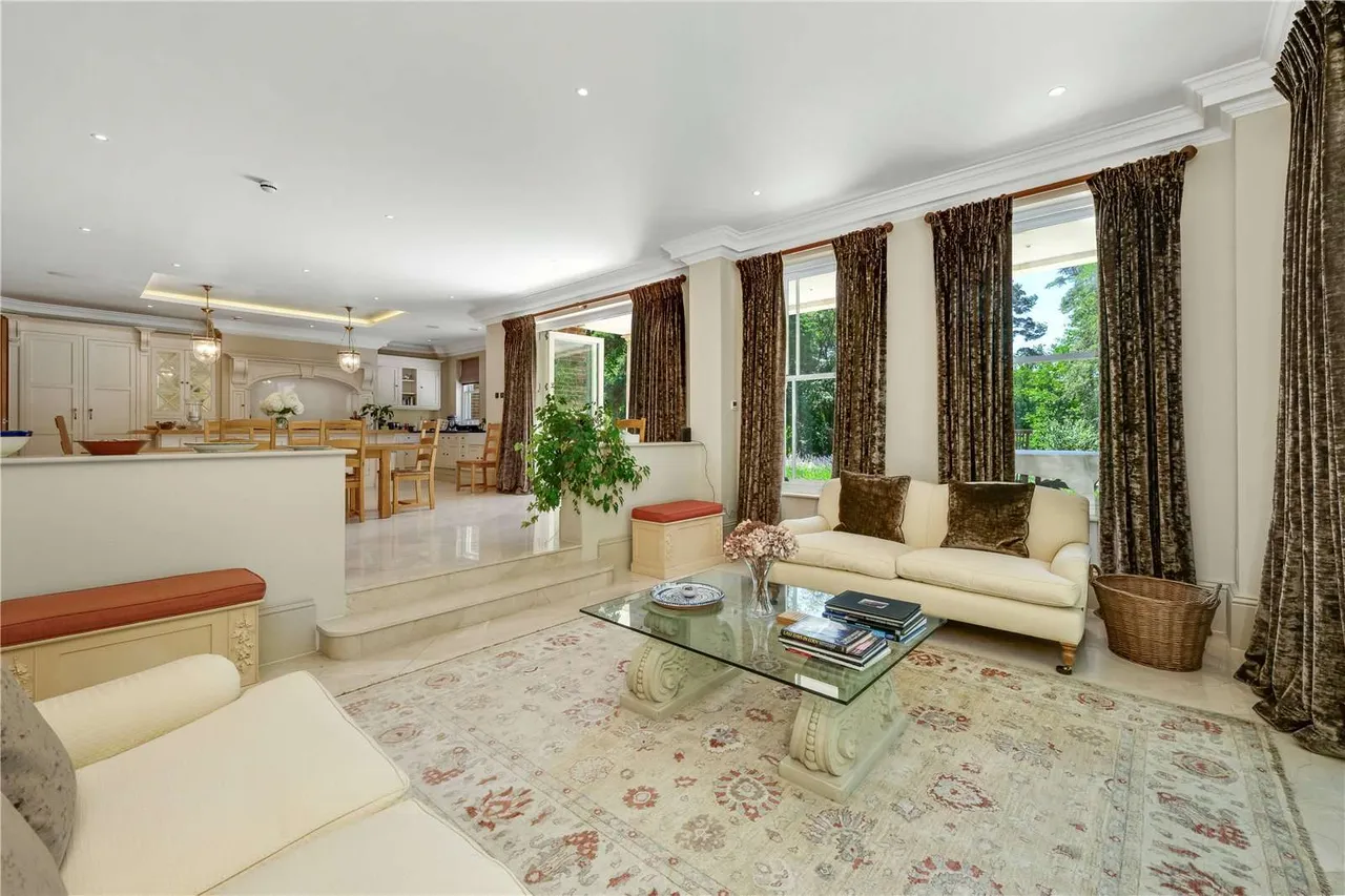 St George's Hill, Weybridge, Surrey, KT13 0LZ, photo 8