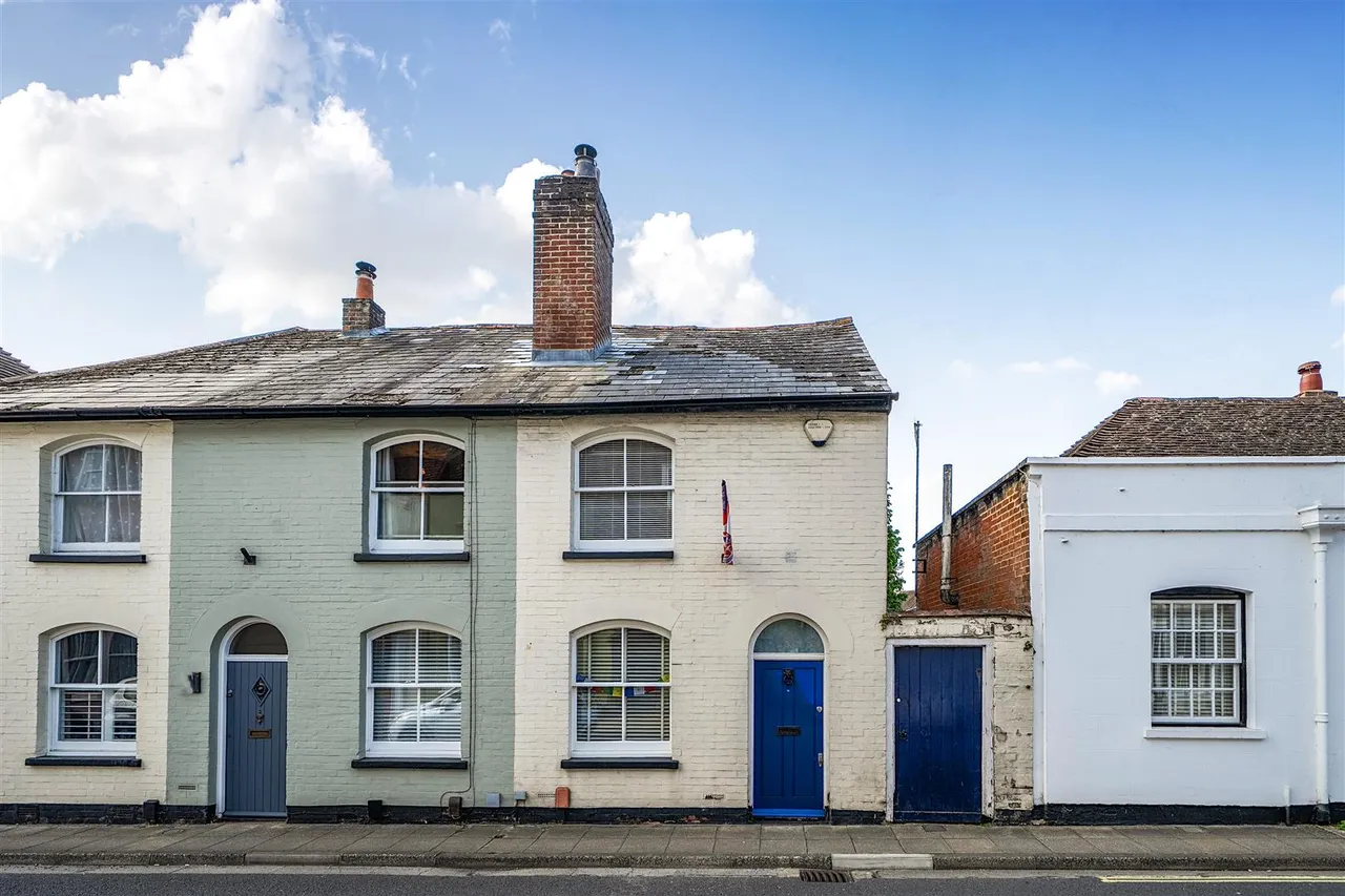 2 bed house for sale — East Street, Titchfield Village