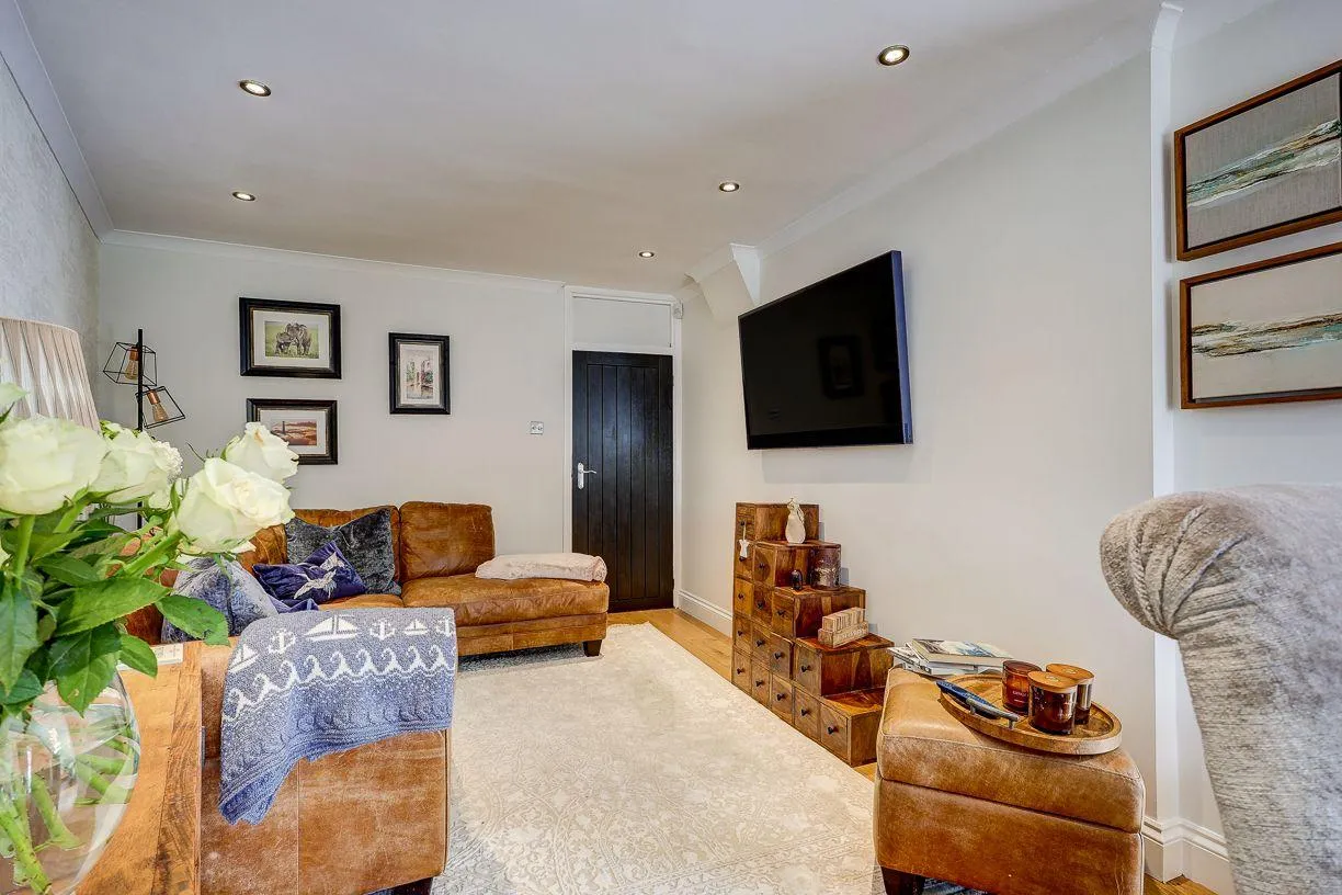 Marjorams Avenue, Loughton, IG10, photo 14