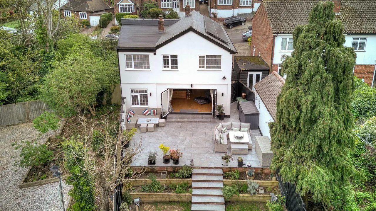 Marjorams Avenue, Loughton, IG10, photo 27