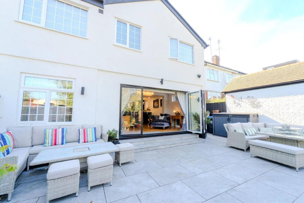 Marjorams Avenue, Loughton, IG10, photo 29