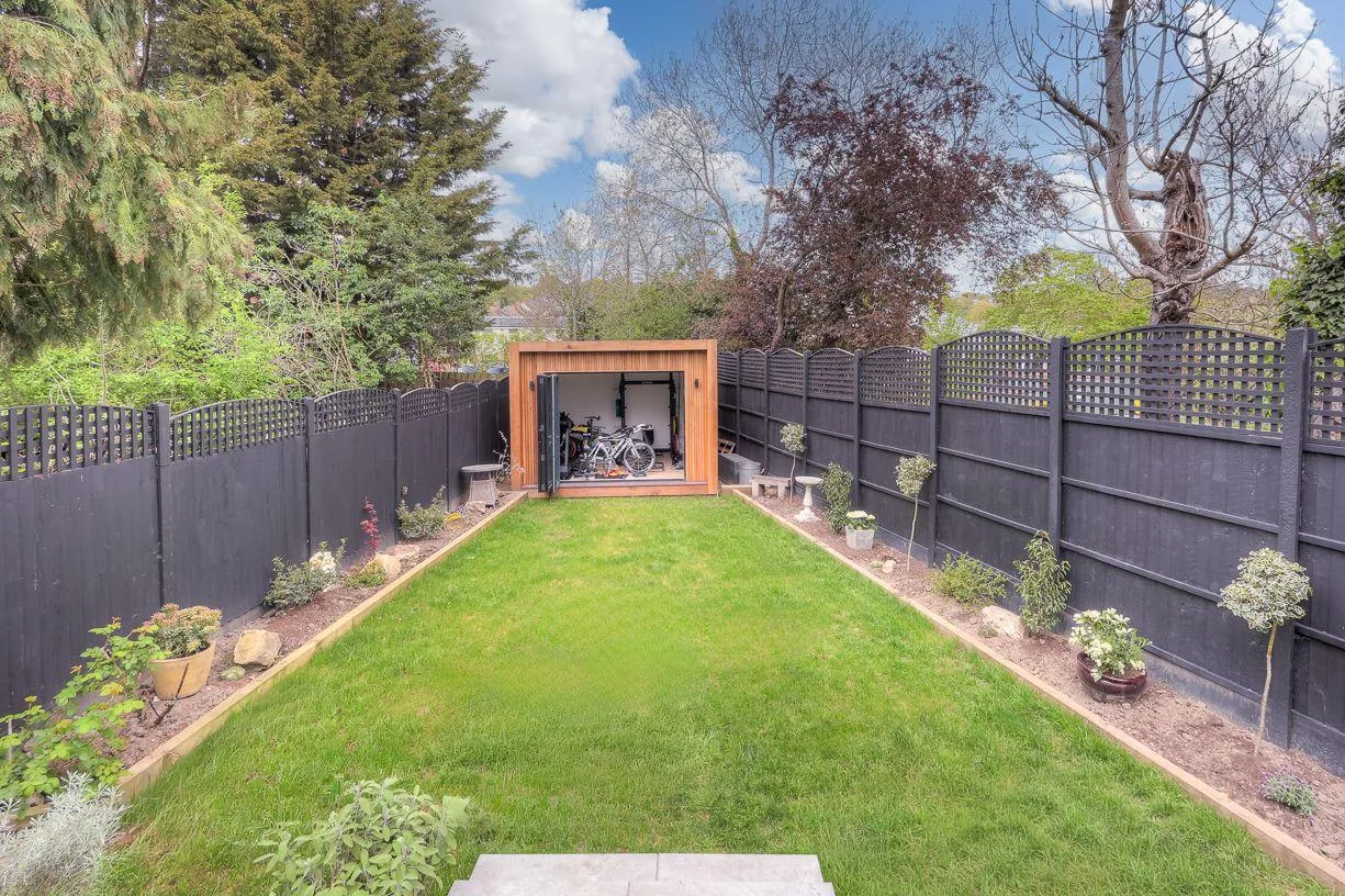 Marjorams Avenue, Loughton, IG10, photo 32