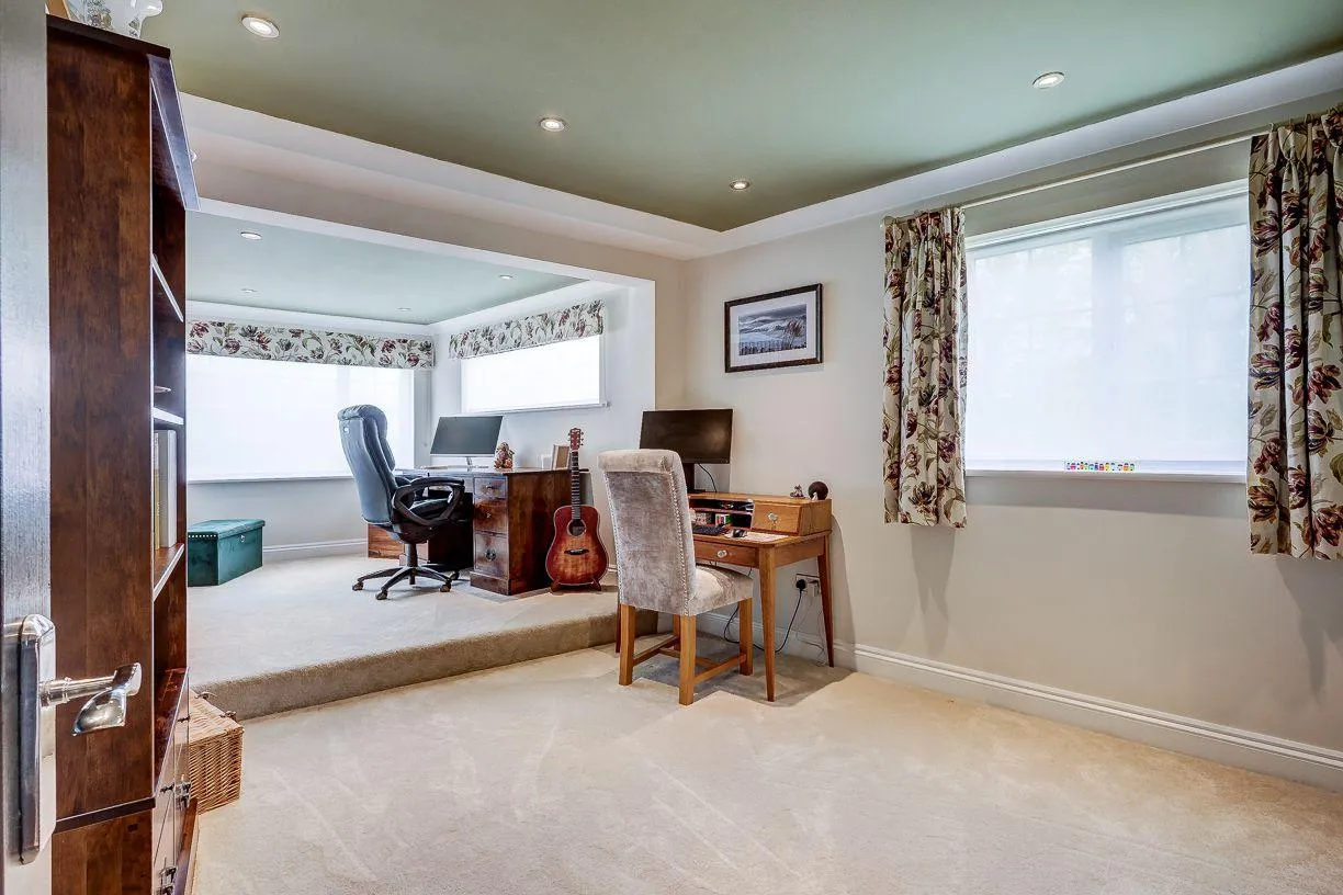 Marjorams Avenue, Loughton, IG10, photo 22