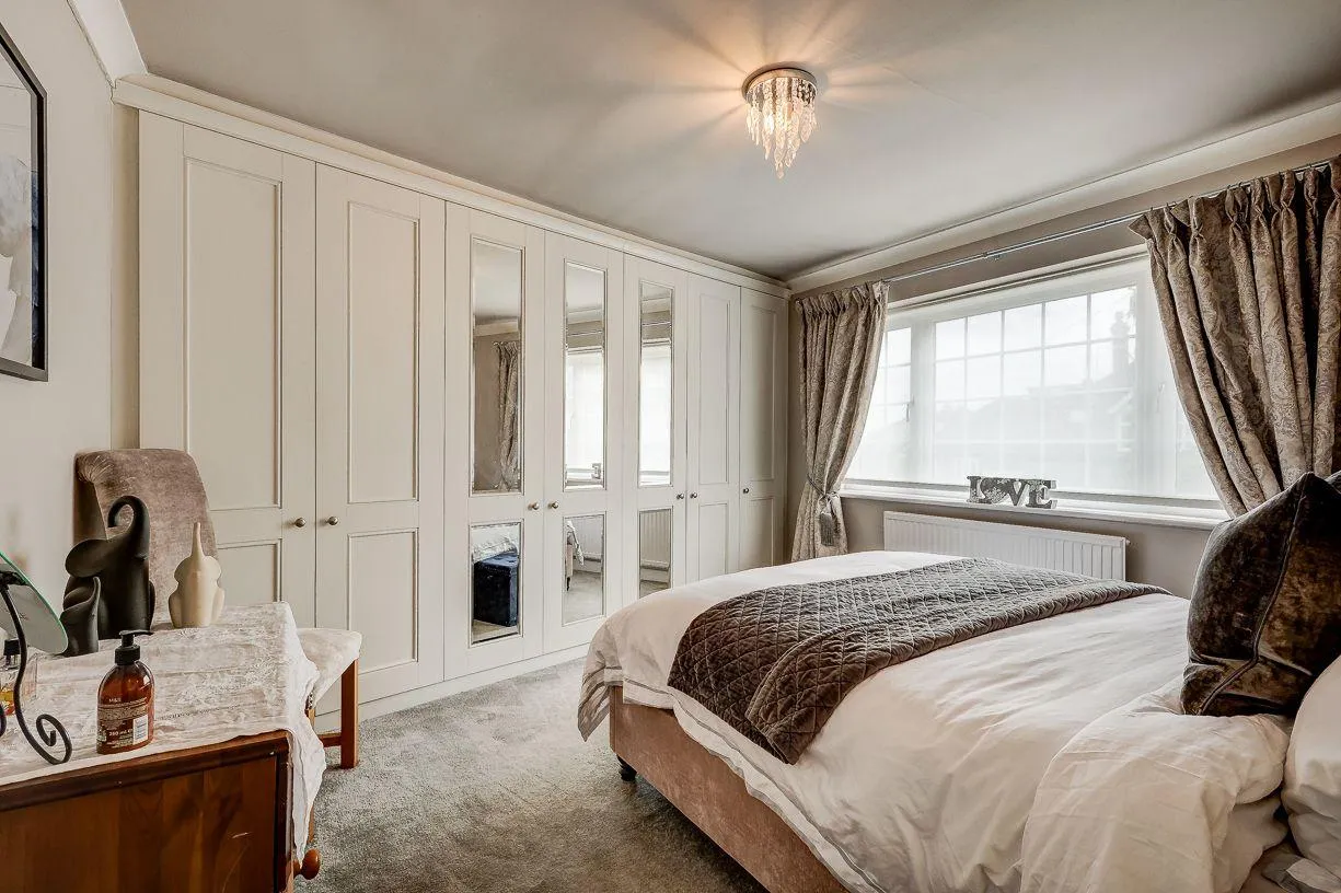 Marjorams Avenue, Loughton, IG10, photo 24