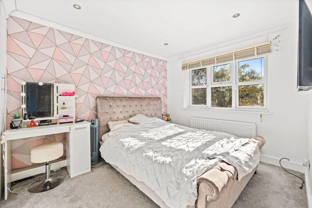 Normandy Close, East Grinstead, RH19, photo 6
