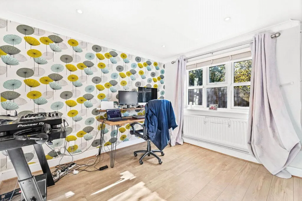Normandy Close, East Grinstead, RH19, photo 12