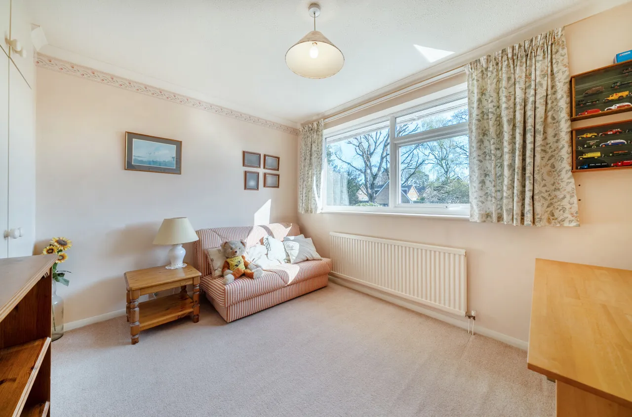 Lightwater Meadow, Lightwater, Surrey, GU18 5XJ, photo 5
