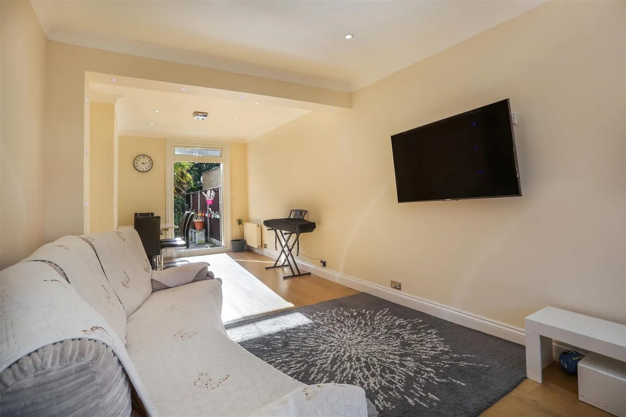 Pelton Avenue, Sutton, Surrey, SM2 5NN, photo 4