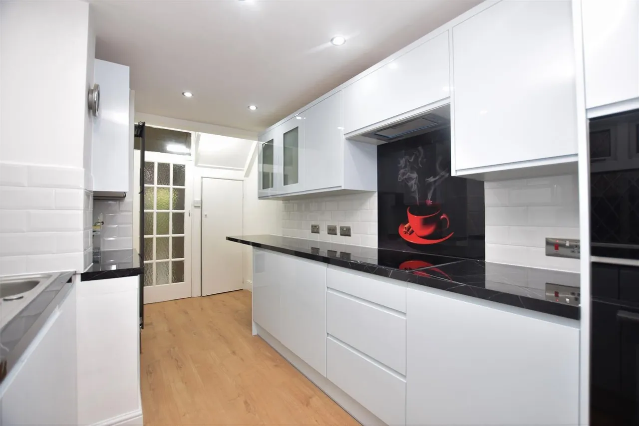 Pelton Avenue, Sutton, Surrey, SM2 5NN, photo 8