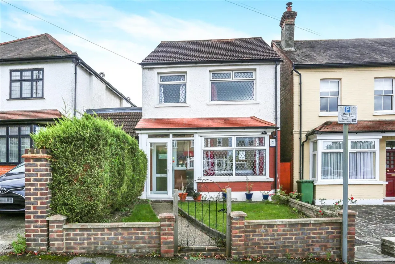 3 bed house for sale — Pelton Avenue, Sutton, Surrey, SM2 5NN