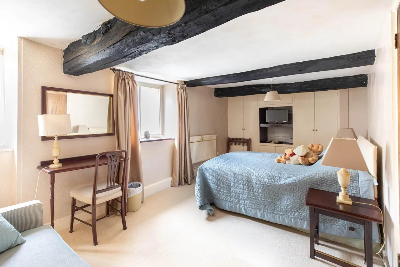 High Street, Bisley, GL6, photo 12
