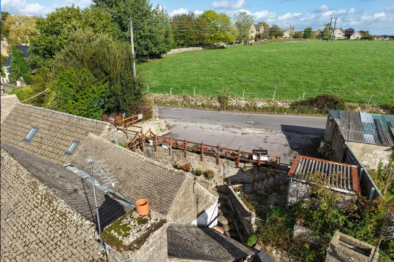 High Street, Bisley, GL6, photo 26