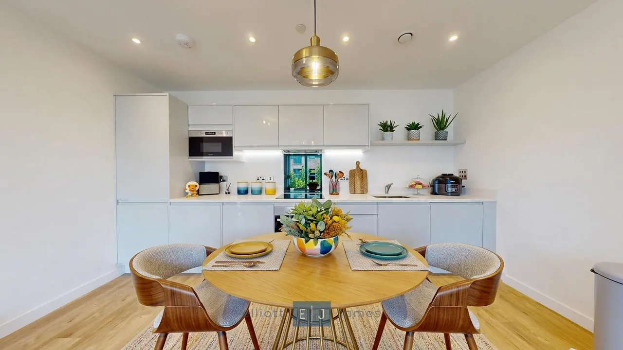 Borders Lane, Loughton, IG10, photo 2