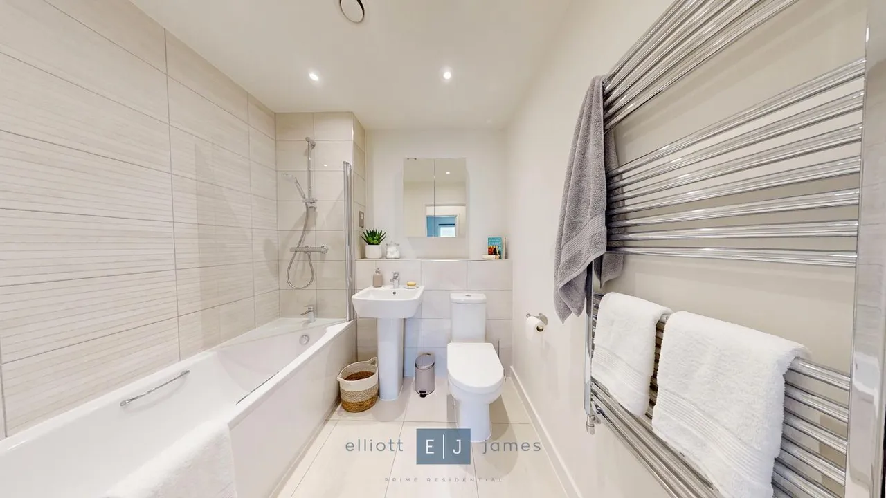 Borders Lane, Loughton, IG10, photo 7