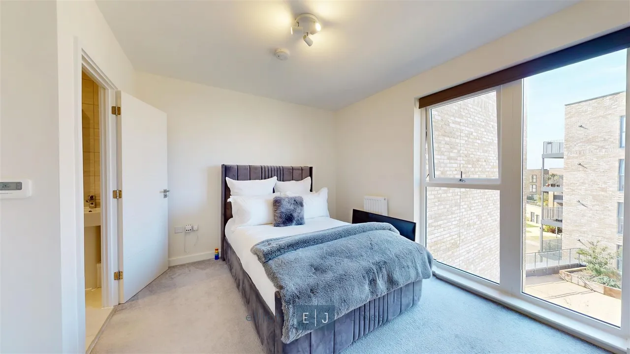 Borders Lane, Loughton, IG10, photo 4