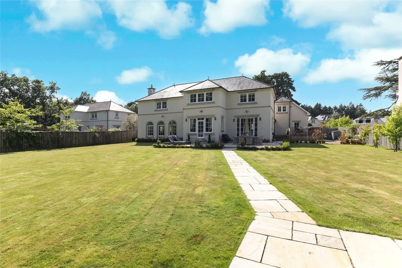 Mar Hall Avenue, Bishopton, PA7, photo 2