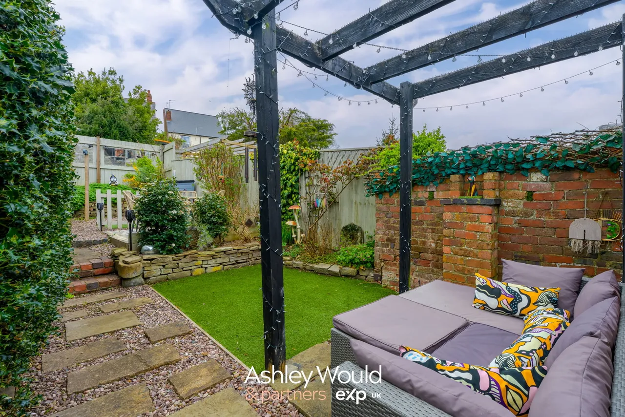 Laurel Lane, Halesowen, B63 3DA, photo 2