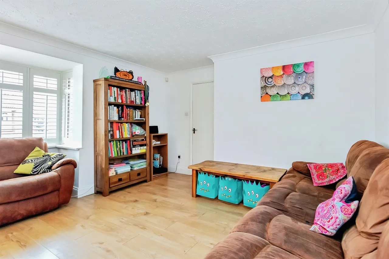 Thomas Close, Corby, NN18, photo 4