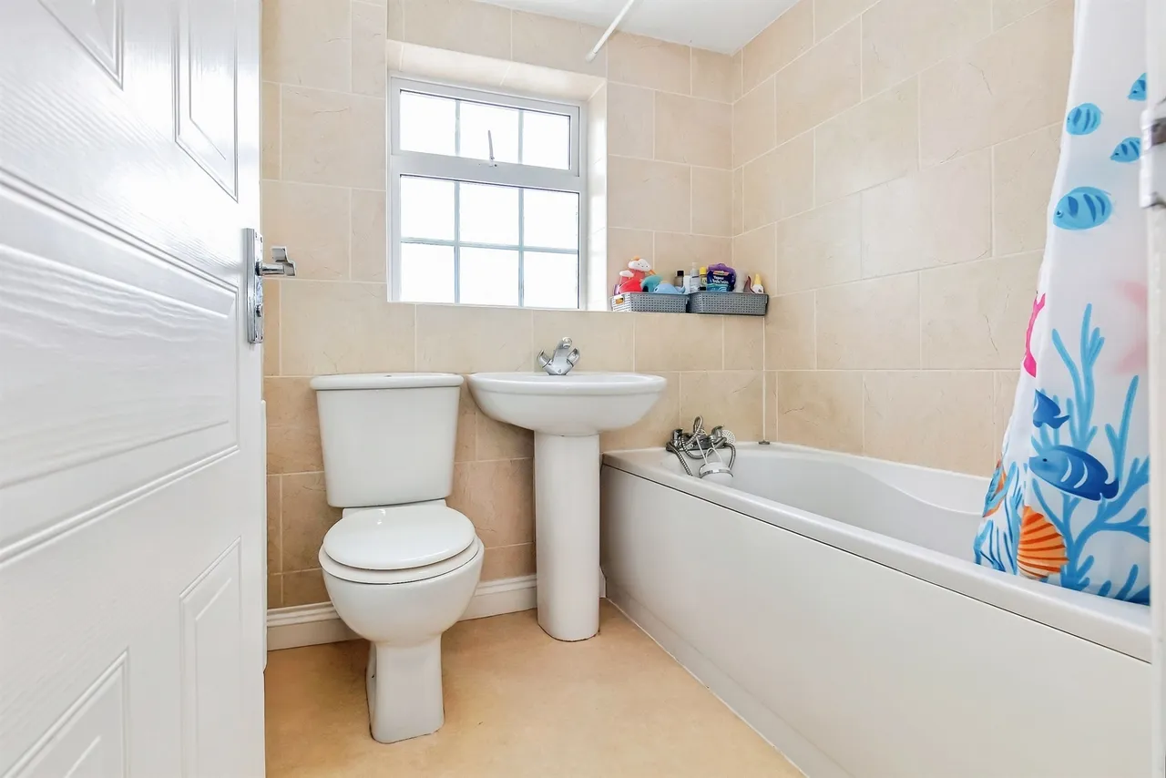 Thomas Close, Corby, NN18, photo 19