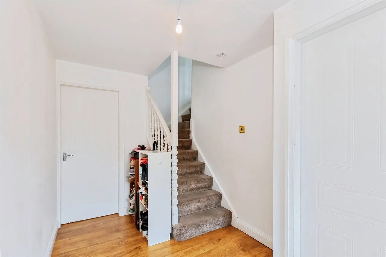 Thomas Close, Corby, NN18, photo 2