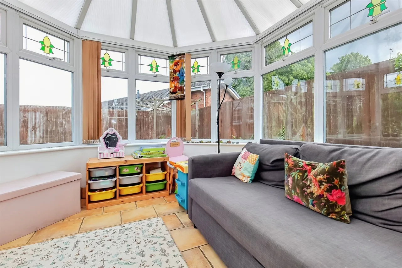 Thomas Close, Corby, NN18, photo 5