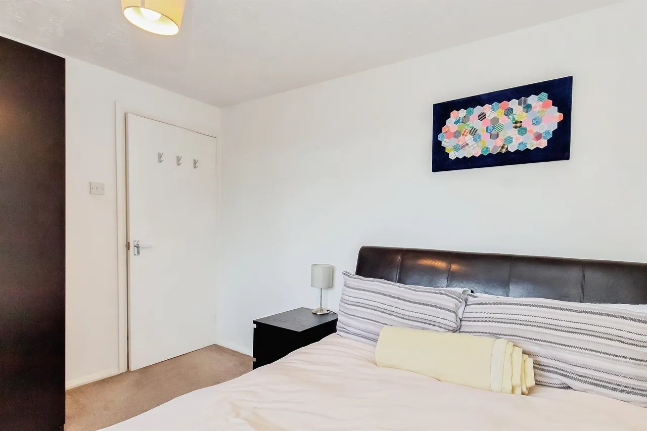Thomas Close, Corby, NN18, photo 13
