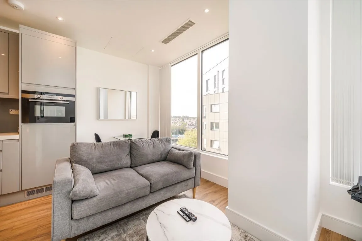 West Gate, W5, photo 3