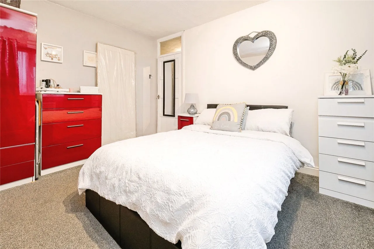 Kingshill Avenue, Romford, RM5, photo 12