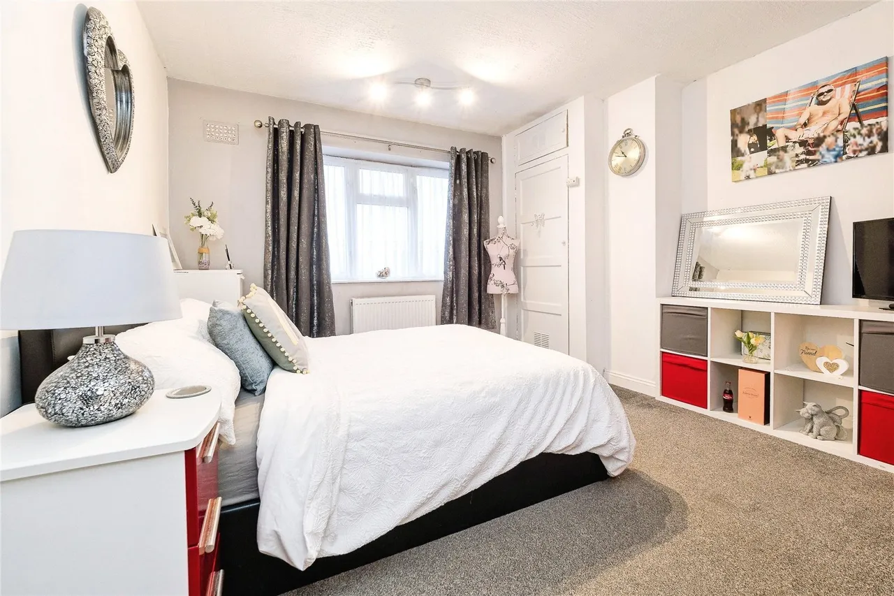 Kingshill Avenue, Romford, RM5, photo 11