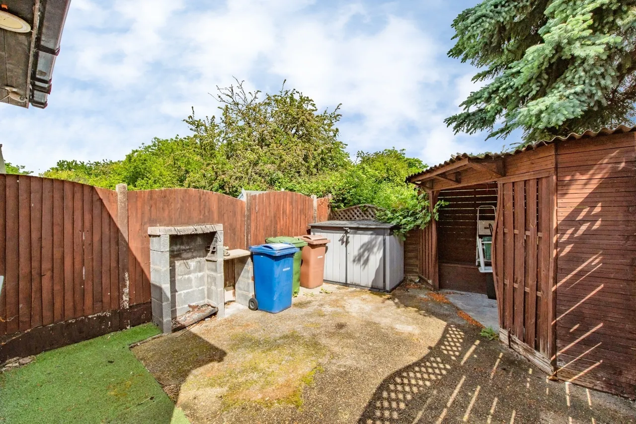 Water Lane, Purfleet-on-Thames, Essex, RM19, photo 3