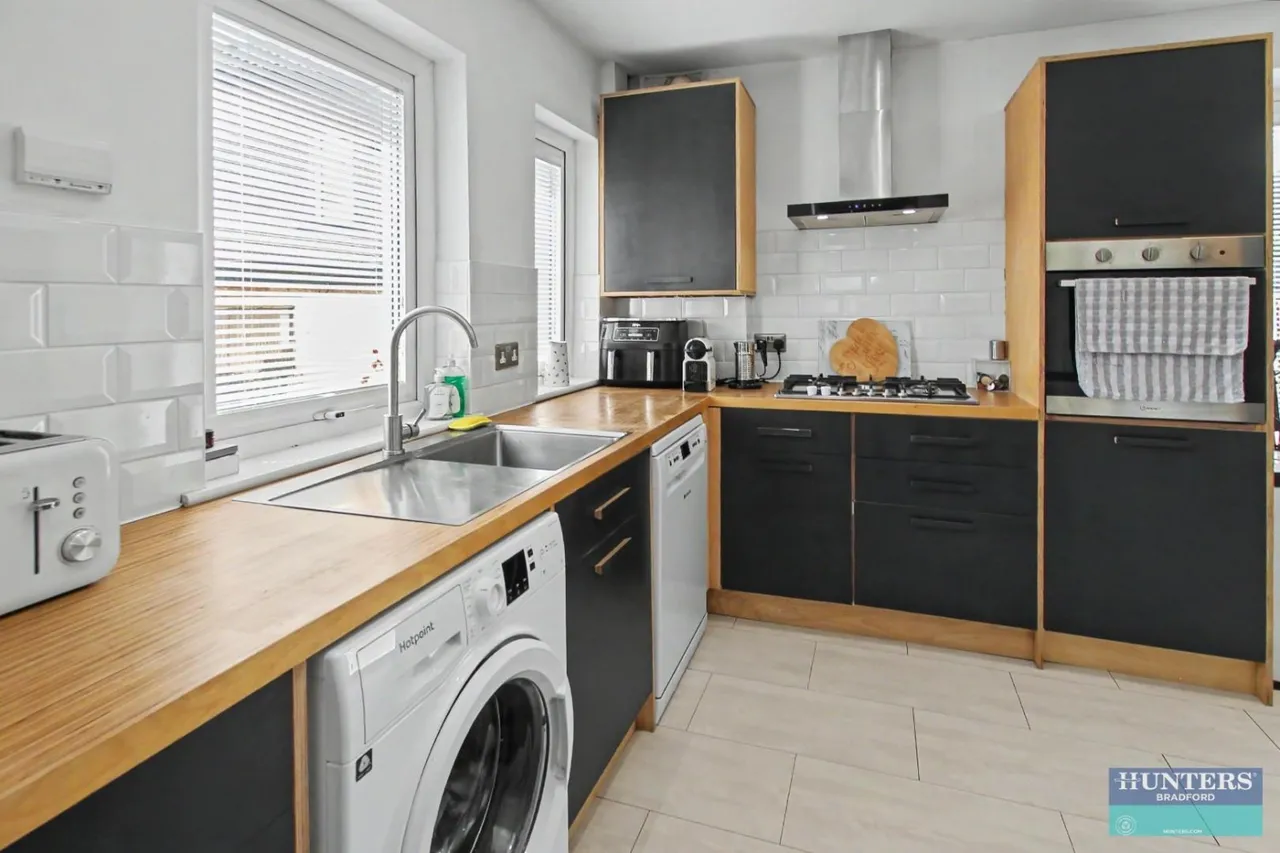 Elmfield Drive Bradford, BD6 1PS, photo 7