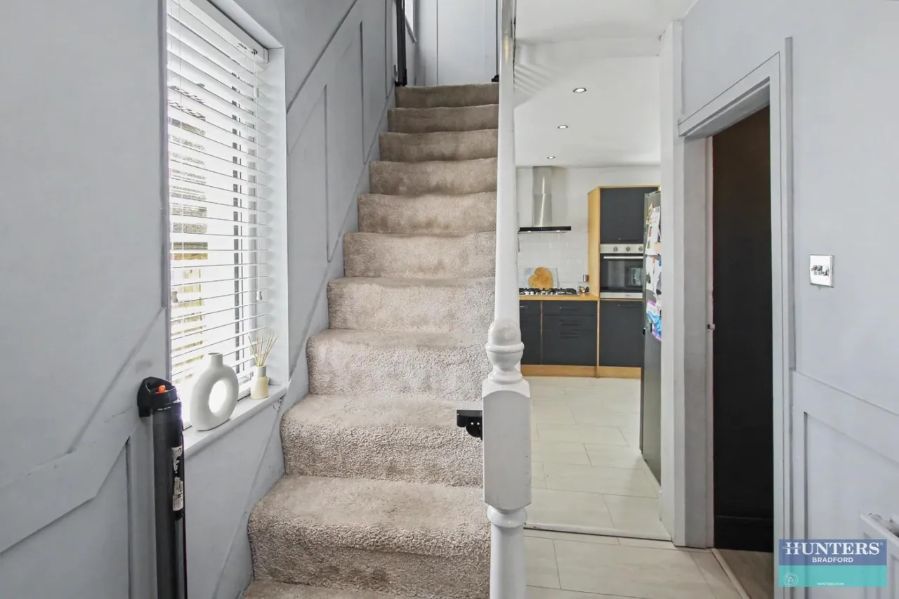 Elmfield Drive Bradford, BD6 1PS, photo 11