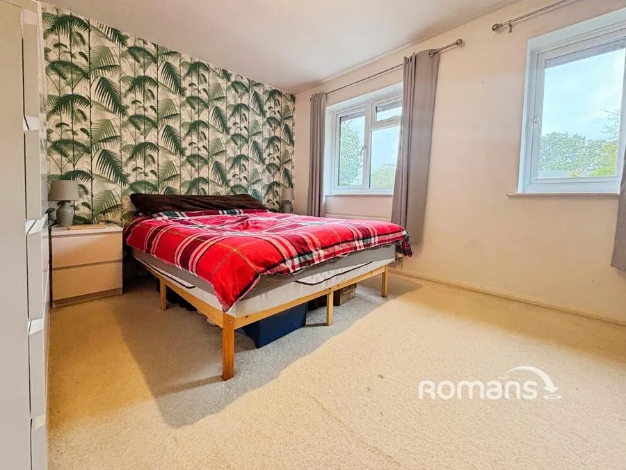 Fallowfield, Yateley, GU46, photo 7