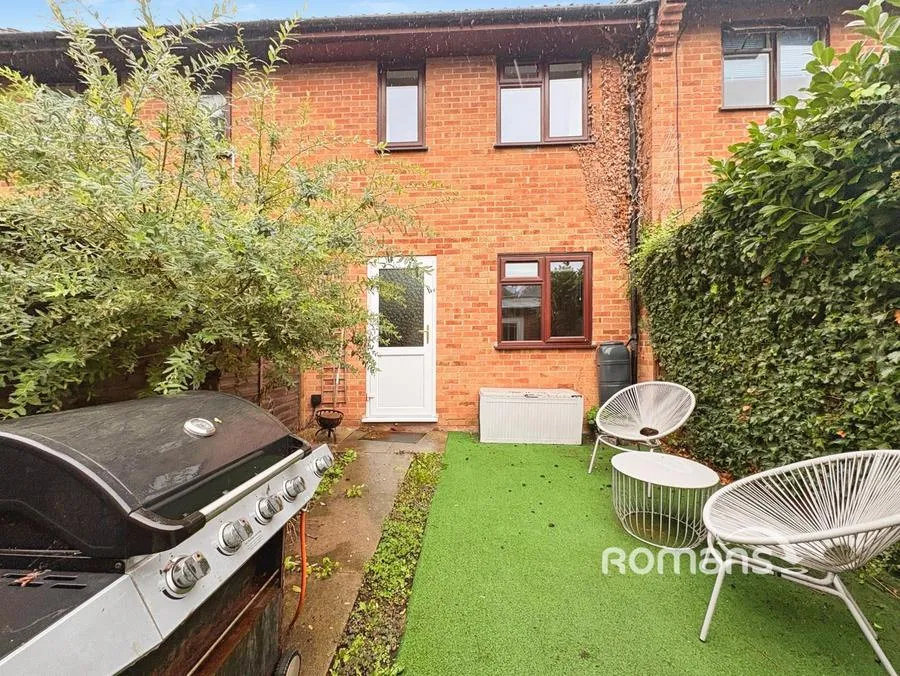 Fallowfield, Yateley, GU46, photo 9
